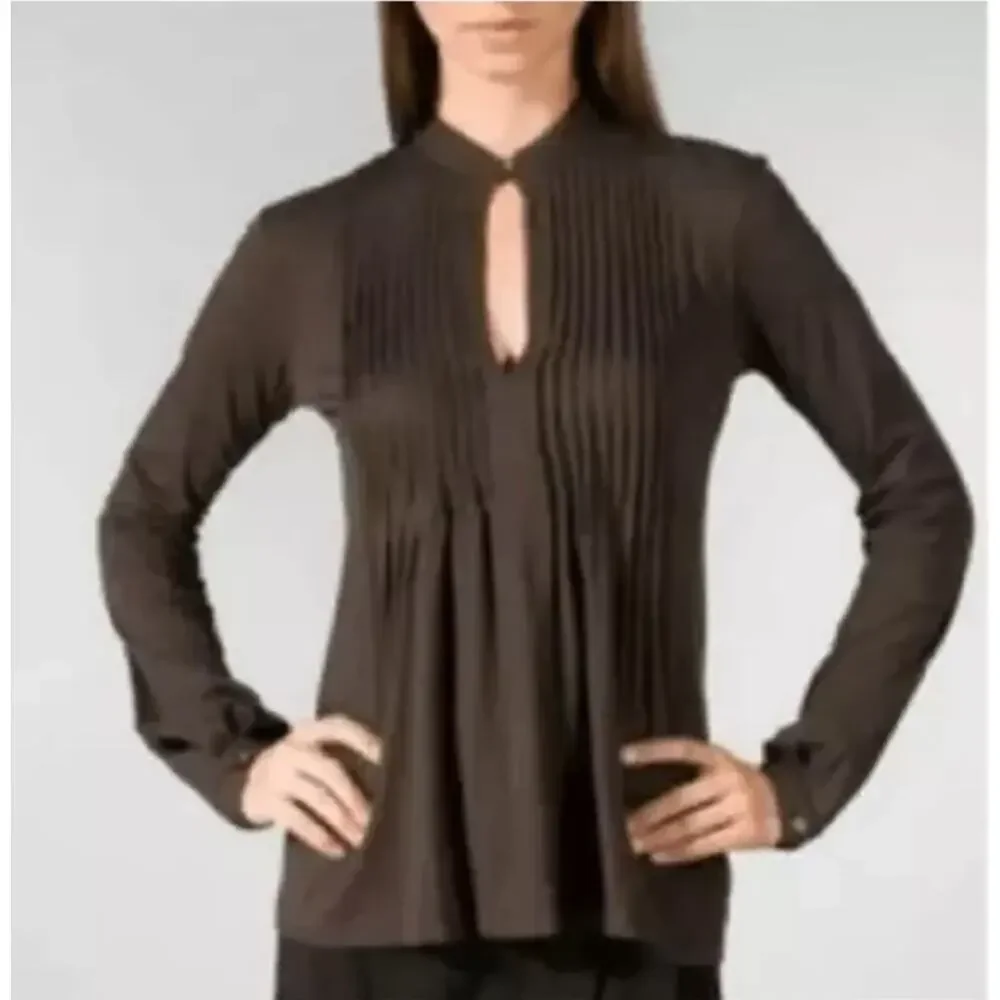 Theory Women's Bianca Keyhole Cotton Pin Tuck Blouse Size Medium Breathable - Picture 9 of 10